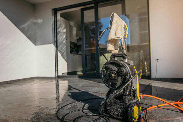 Best Spring Cleaning  in Comstock Northwest, MI